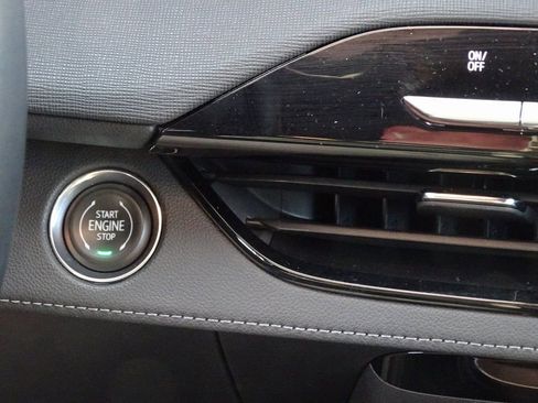 Used 2025 Buick Enclave Preferred image 37