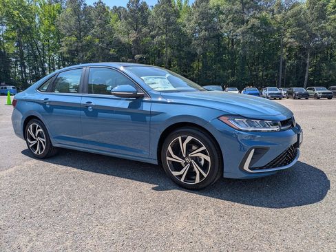 New 2026 Volkswagen Jetta SEL FWD image 2