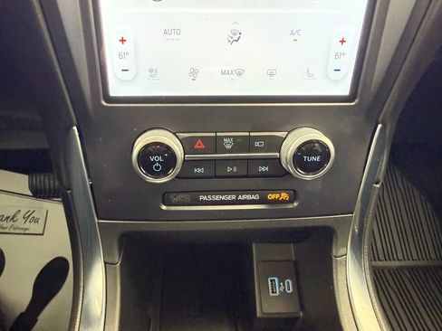Used 2022 Ford Edge Titanium AWD/4WD image 34
