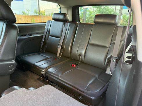 Used 2013 Chevrolet Suburban LTZ AWD/4WD image 5