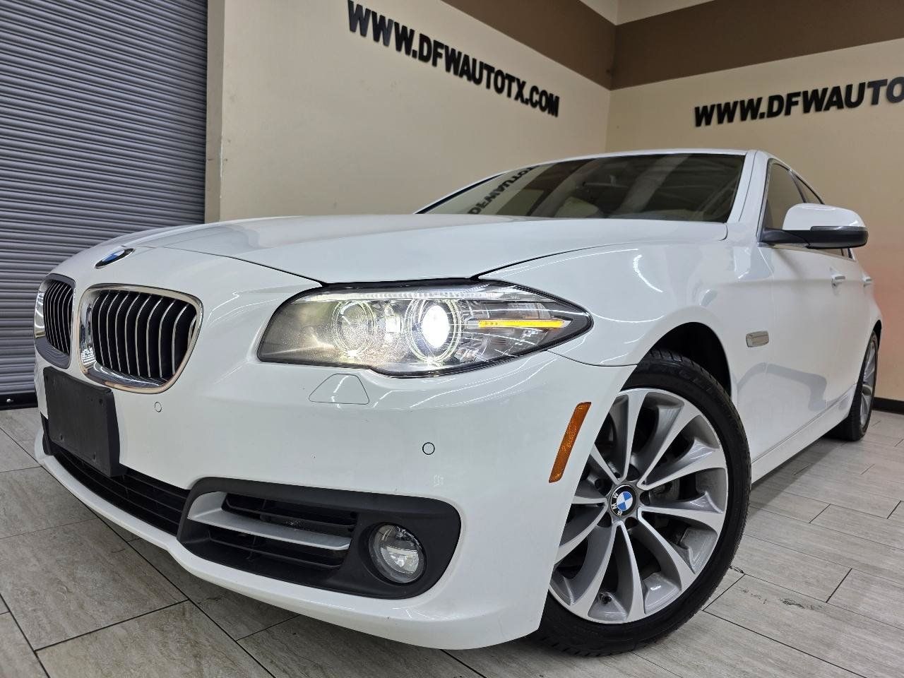 Used 2016 BMW 528i xDrive Sedan AWD/4WD image 1