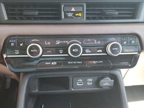 Used 2024 Honda Pilot Elite image 25