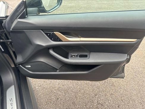 Used 2025 Porsche Taycan 4S image 19