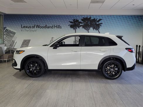 Used 2023 Honda HR-V Sport image 2