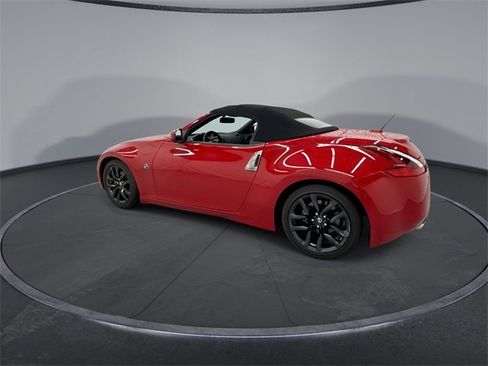 Used 2018 Nissan 370Z Touring image 6