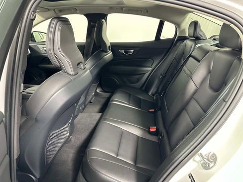 Used 2024 Volvo S60 B5 Core image 17