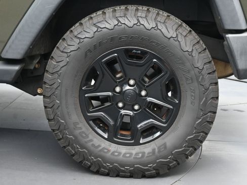 Used 2015 Jeep Wrangler Sport image 18