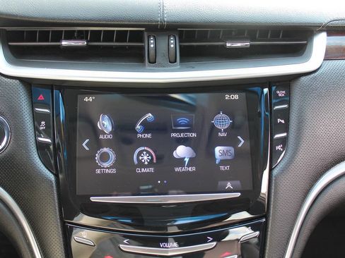 Used 2017 Cadillac XTS Luxury image 30