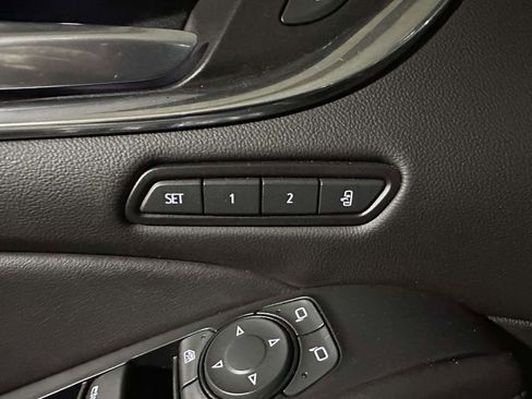 Used 2021 Buick Enclave Avenir w/ Avenir Technology Package image 18