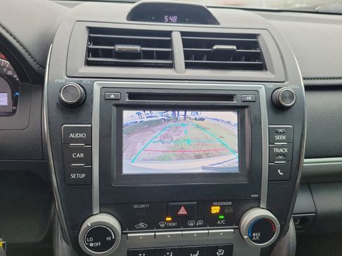 Used 2014 Toyota Camry SE image 29