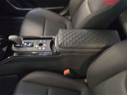 Used 2025 Toyota Prius Plug-In Hybrid image 21