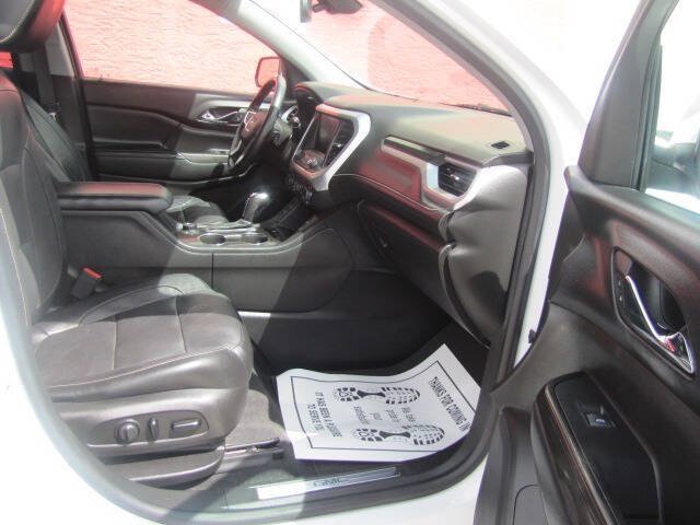Used 2017 GMC Acadia SLT AWD/4WD image 13