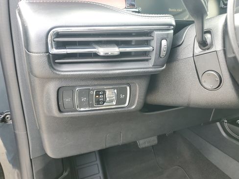 Certified 2022 Lincoln Corsair Reserve image 18