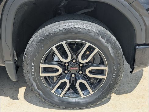 Used 2021 GMC Sierra 1500 AT4 w/ AT4 Preferred Package AWD/4WD image 18