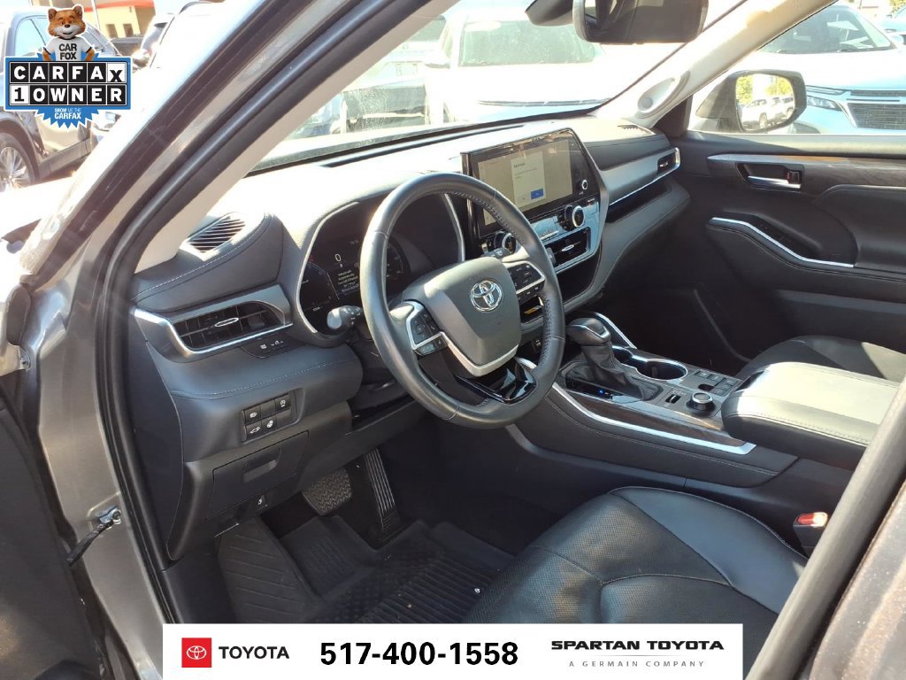 Used 2024 Toyota Highlander Limited AWD/4WD image 15
