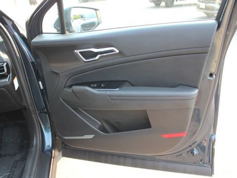 Used 2023 Kia Sportage EX AWD/4WD image 32
