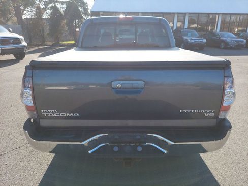Used 2014 Toyota Tacoma PreRunner w/ TRD Sport Package image 5