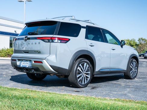 Used 2022 Nissan Pathfinder Platinum w/ Lighting Package (N93) image 9
