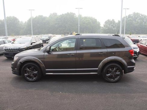 Used 2019 Dodge Journey Crossroad w/ Nav & Sun Group FWD image 3