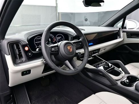 New 2026 Porsche Cayenne E-Hybrid image 4