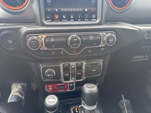 Used 2022 Jeep Gladiator Mojave w/ Trailer Tow Package AWD/4WD image 14