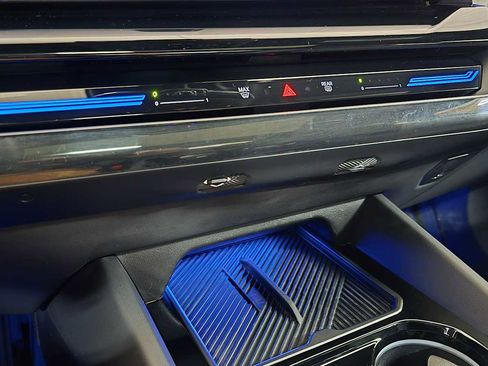 Used 2025 BMW 530i xDrive image 33