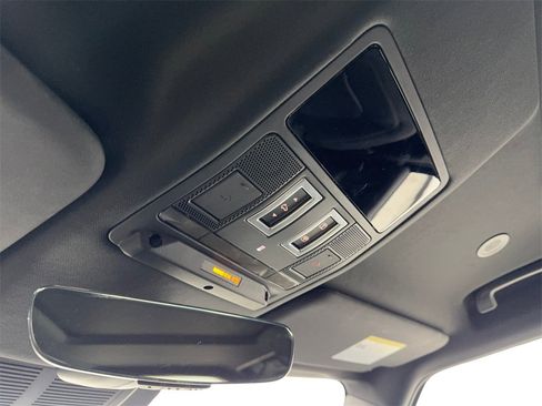 Used 2025 Land Rover Defender 110 S image 72