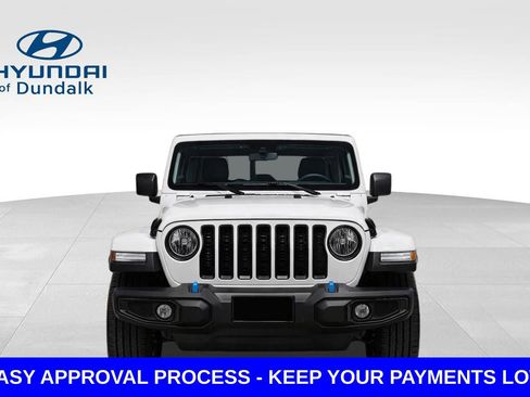 Used 2024 Jeep Wrangler Unlimited image 3