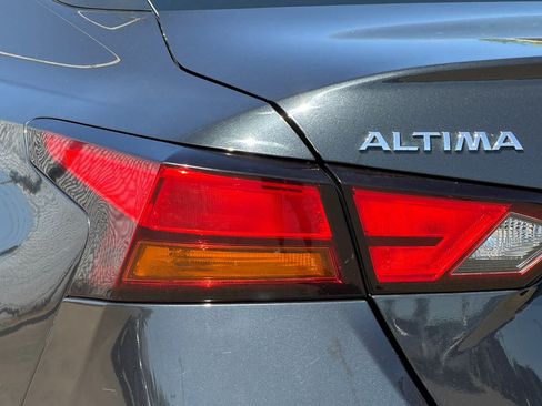Used 2022 Nissan Altima 2.5 SV FWD image 23