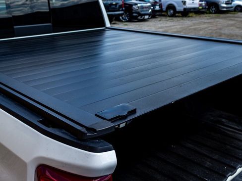 Used 2022 Chevrolet Silverado 1500 ZR2 w/ Technology Package image 11