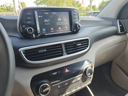 Used 2021 Hyundai Tucson SE FWD image 24