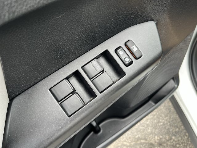 Used 2017 Toyota RAV4 XLE FWD image 17