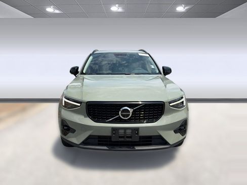 Certified 2023 Volvo XC40 B5 Ultimate w/ Protection Package Premier AWD/4WD image 6