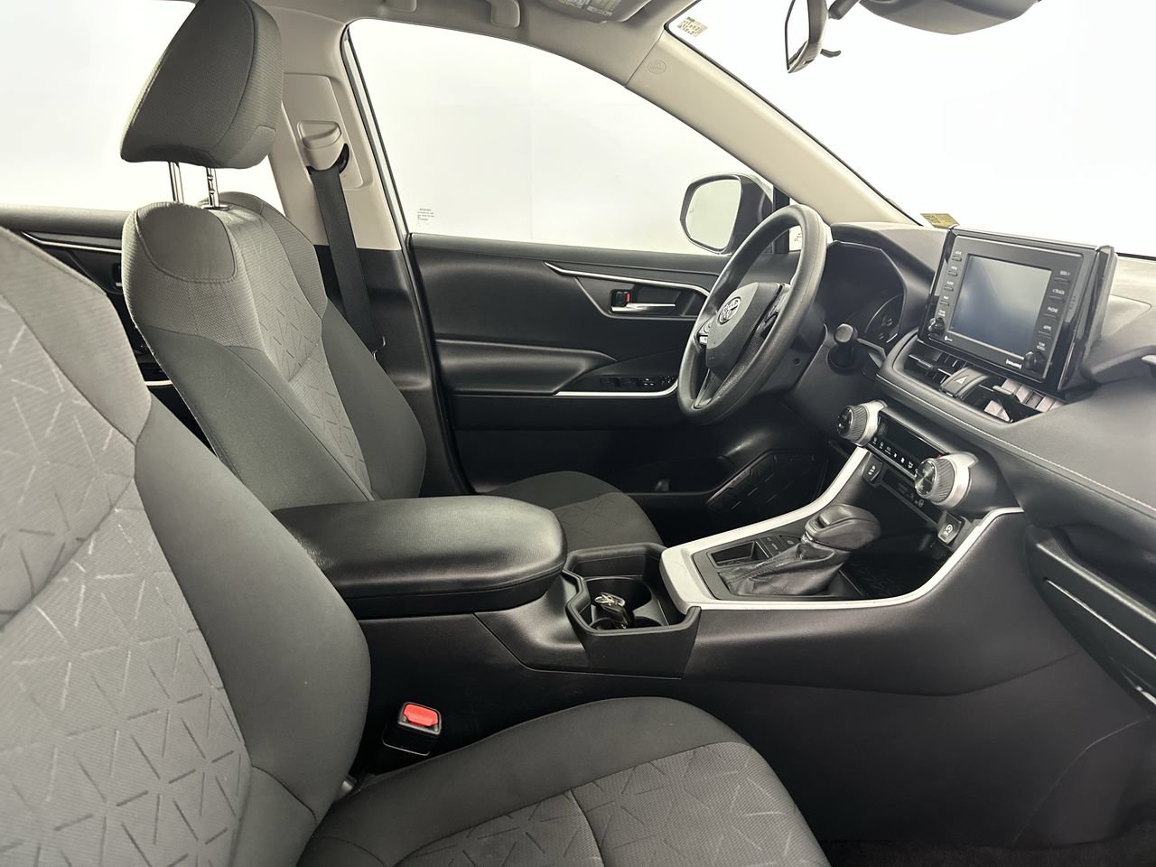 Used 2021 Toyota RAV4 XLE w/ Carpet Mat Package (TMS) FWD image 12