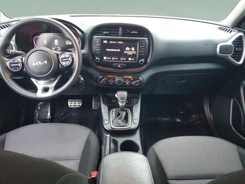 Certified 2023 Kia Soul LX w/ LX Technology Package image 8