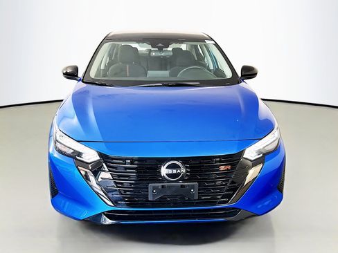 Used 2024 Nissan Sentra SR FWD image 2
