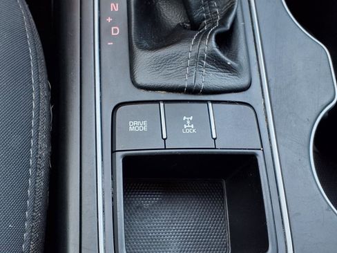 Used 2017 Kia Sorento AWD image 14