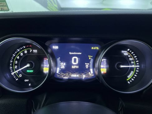 Used 2022 Jeep Wrangler Unlimited Sahara AWD/4WD image 19
