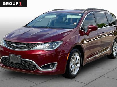 Used 2017 Chrysler Pacifica Touring-L w/ Tire & Wheel Group