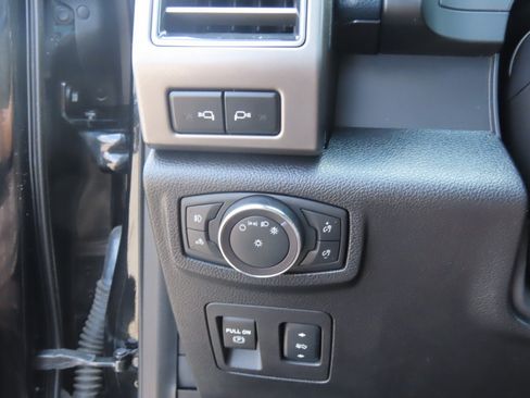Used 2018 Ford F150 Limited w/ Trailer Tow Package AWD/4WD image 27