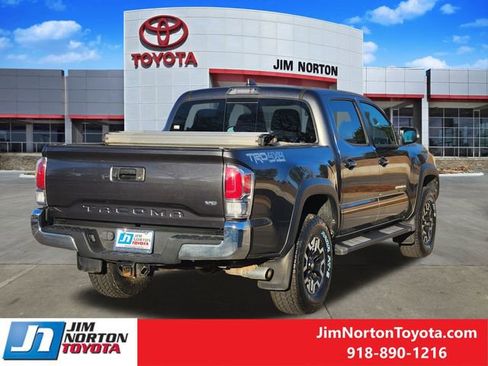 Used 2020 Toyota Tacoma TRD Off-Road image 6