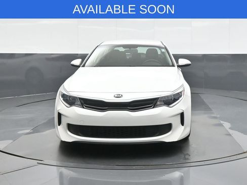 Used 2017 Kia Optima Premium image 2