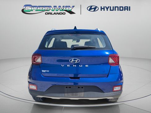 Used 2022 Hyundai Venue Limited FWD image 7