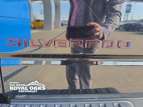 Used 2022 Chevrolet Silverado 1500 RST w/ Redline Edition image 12