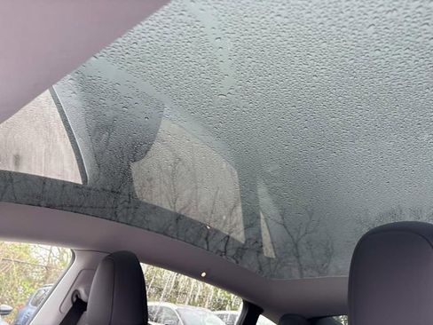 Used 2025 Tesla Model Y Long Range image 28