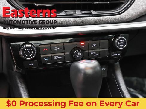 Used 2023 Jeep Compass Latitude w/ Sun and Sound Group AWD/4WD image 20