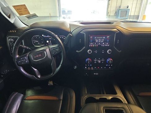 Used 2020 GMC Sierra 2500 AT4 w/ AT4 Premium Package AWD/4WD image 11