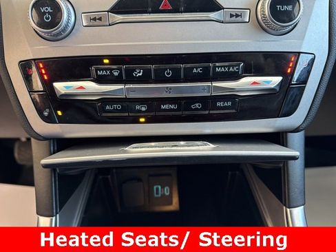 Used 2022 Ford Explorer XLT w/ Equipment Group 202A image 20