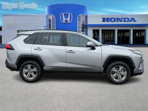 Used 2025 Toyota RAV4 XLE image 8