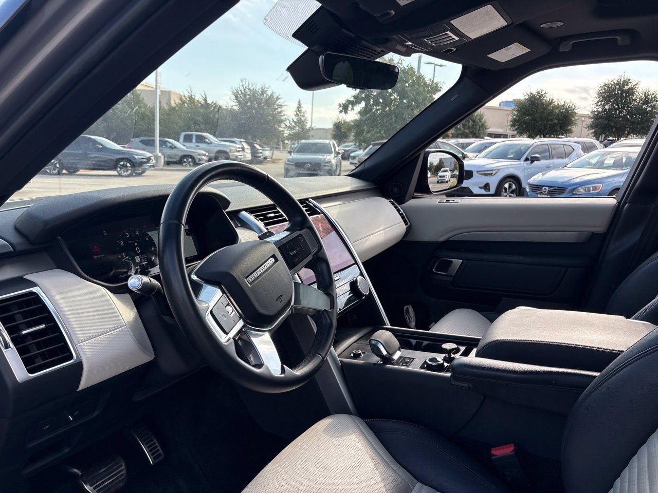 Used 2021 Land Rover Discovery S R-Dynamic AWD/4WD image 19